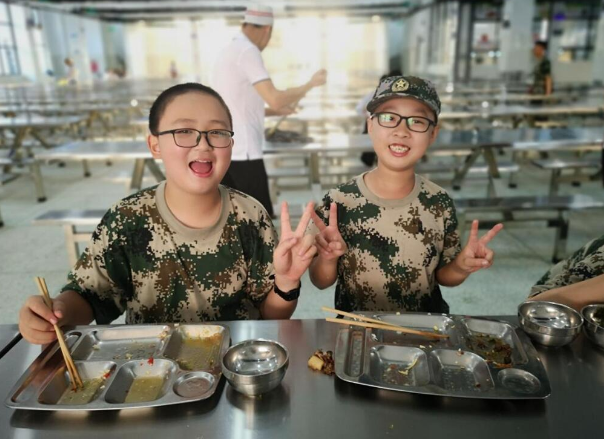 制止餐饮浪费 湖南常德各界在行动
