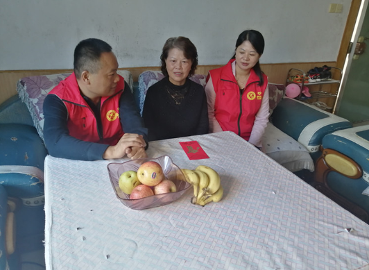 唐洞街道开展“迎中秋，情暖计划生育特殊贫困家庭”走访慰问活动