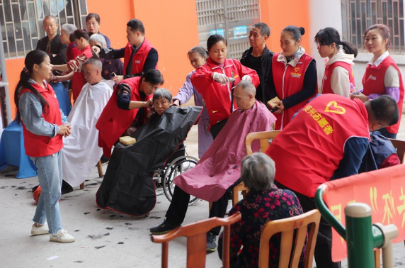 爱满重阳丨市志愿者协会：开展“健康重阳”志愿服务