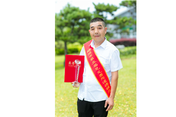 醴陵市第五届见义勇为道德模范  直面烈火与洪水的勇士——尹建辉