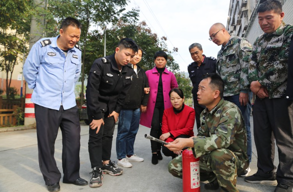 民生北路社区：开展消防安全应急演练活动