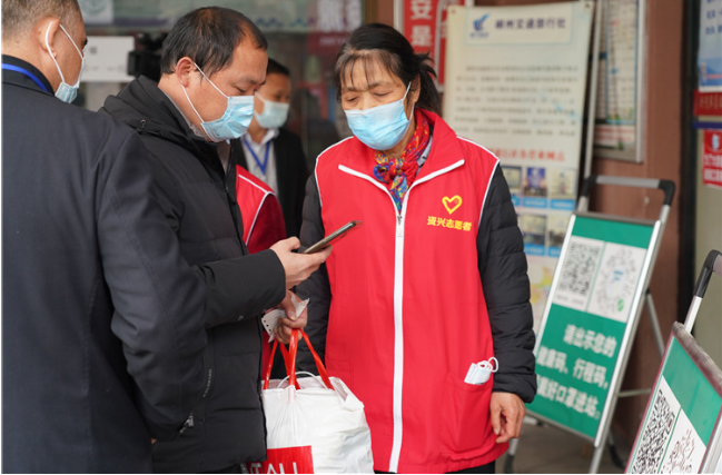 资兴汽车总站：加强疫情防控 保旅客安全出行