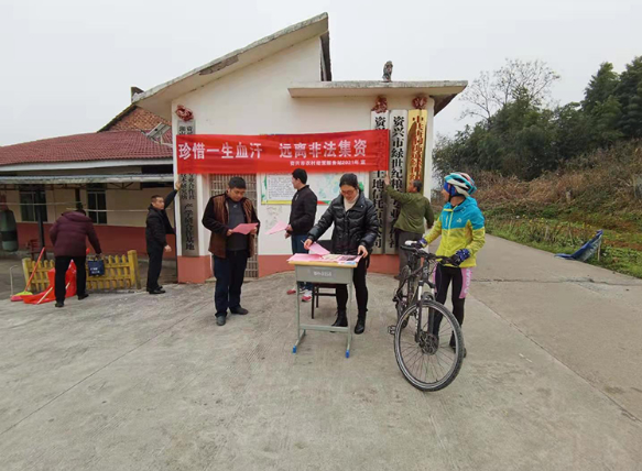 市农经站：宣传防范非法集资 增强市民风险意识