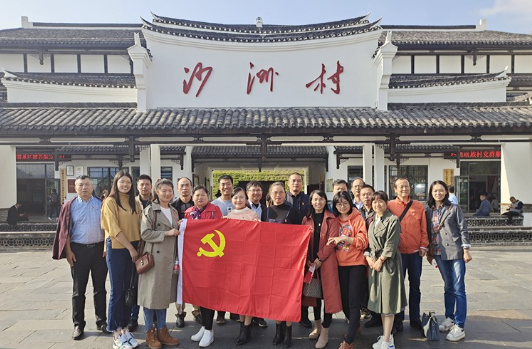 市立中学第二党支部赴汝城沙洲村开展主题党日活动