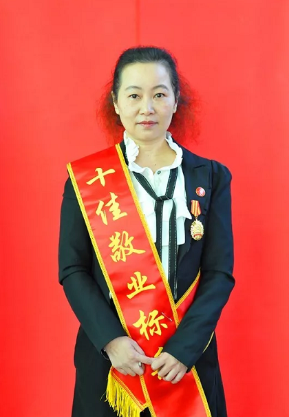 十佳敬业标兵 ▎  唐映兰：情系社区十余载