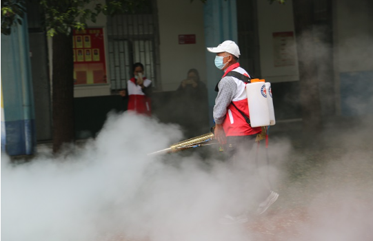 资兴市志愿者：防疫消杀迎开学