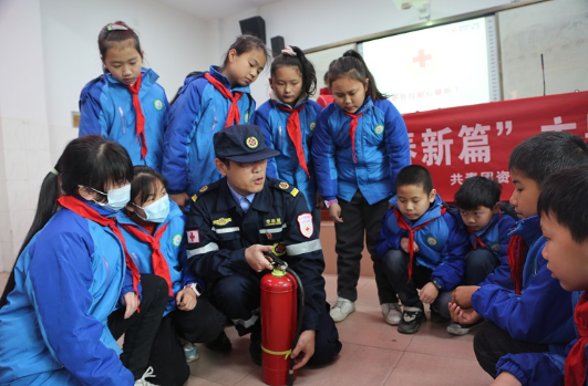 资兴志愿者：安全知识进校园 筑牢安全防火墙