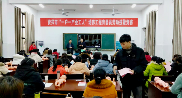 资兴：2000多名农民工加入工会组织