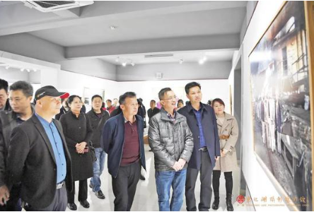 东江湖摄影艺术馆推出四个摄影展
