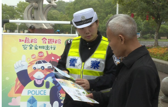 资兴交警大队开展摩托车安全驾驶宣传