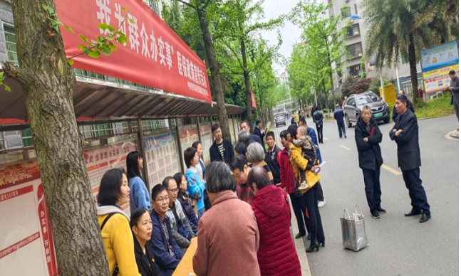 资兴市医保局开展医保政策宣传活动