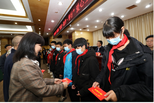 资兴一批爱心特别贡献单位和人士受到通报表彰