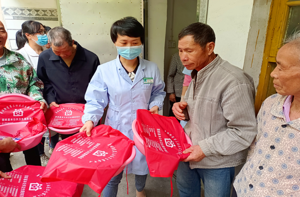 唐洞街道：免费体检引民乐