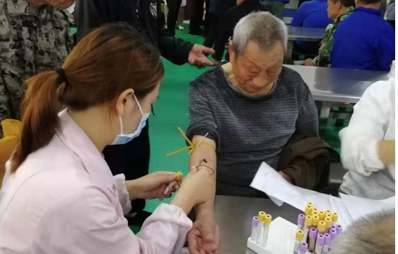 州门司镇200多名五保户得到免费体检