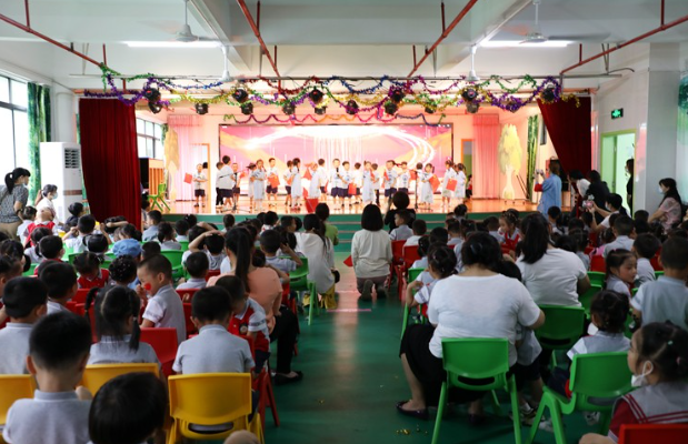 鲤鱼江幼儿园开展庆“六·一”文艺汇演活动
