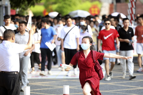2021年资兴高考第一天，心情写在脸上