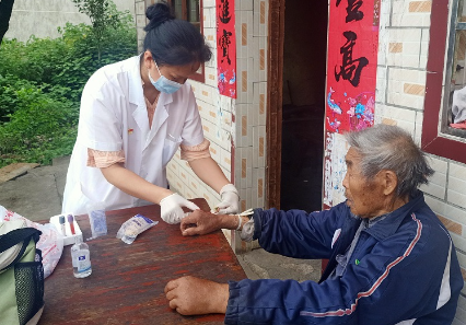 三都镇卫生院开展义诊志愿服务活动