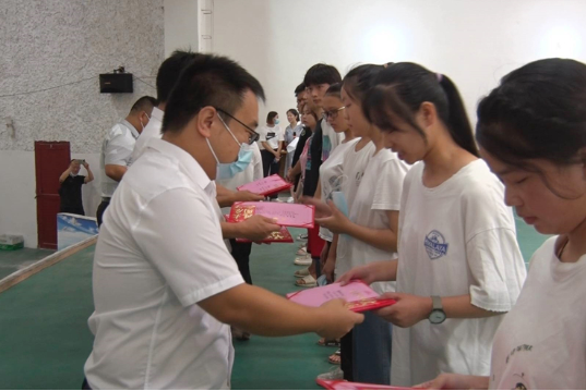 资兴滁口镇59名优秀学子受表彰