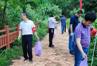 资兴市机关事务服务中心开展环保志愿服务活动