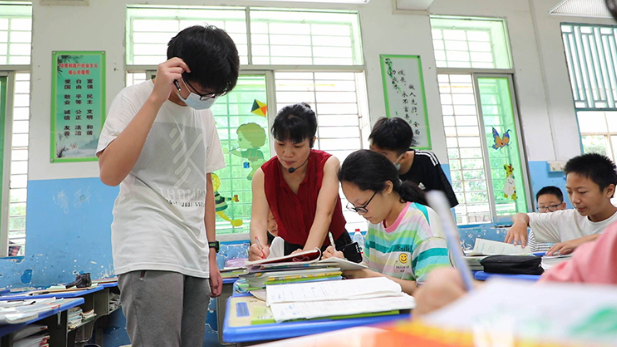 李迎春：让数学“活”起来 让孩子动起来