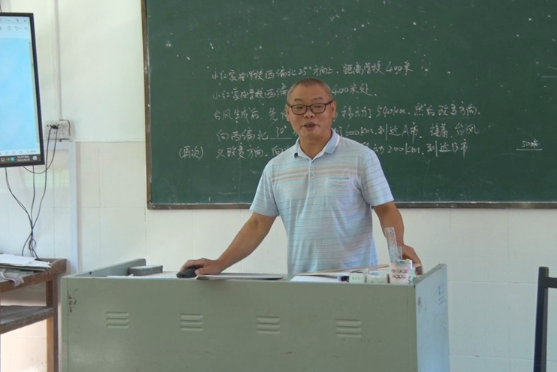 邓佑平：执教38年 只为山里娃娃走出大山