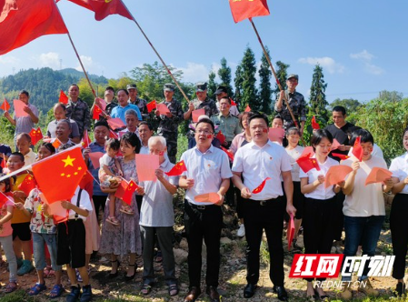八面山瑶族乡：国庆日缅怀革命先烈