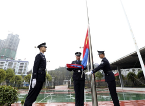 致敬，中国人民警察！
