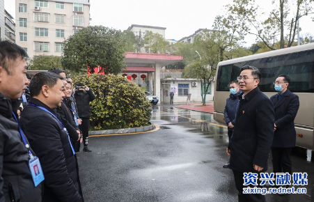 杨理诚走访慰问一线单位部门干部职工