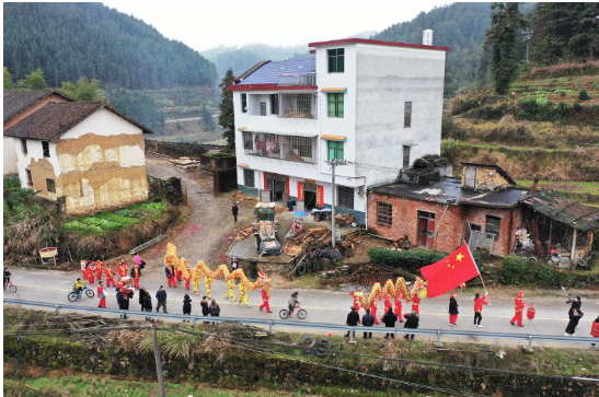 资兴州门司少年“舞龙”闹元宵