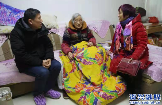 资兴社区开展关爱独居、空巢老人志愿服务活动