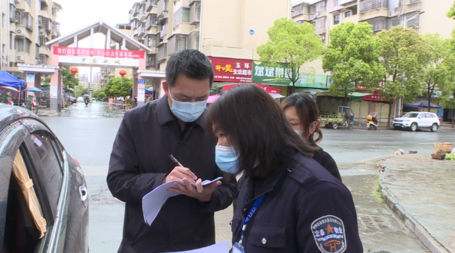 市疫情防控指挥部宣传组暗访疫情防控社会宣传工作