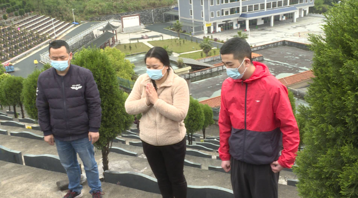 我们的节日·清明｜鲜花代纸烛 倡祭扫新风