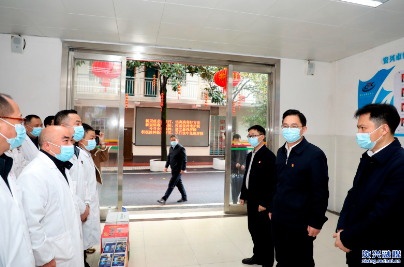 杨理诚走访慰问疫情防控一线工作人员