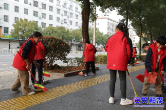 经开区完小开展“学雷锋”活动