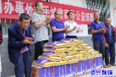 唐洞街道：爱心捐赠暖人心